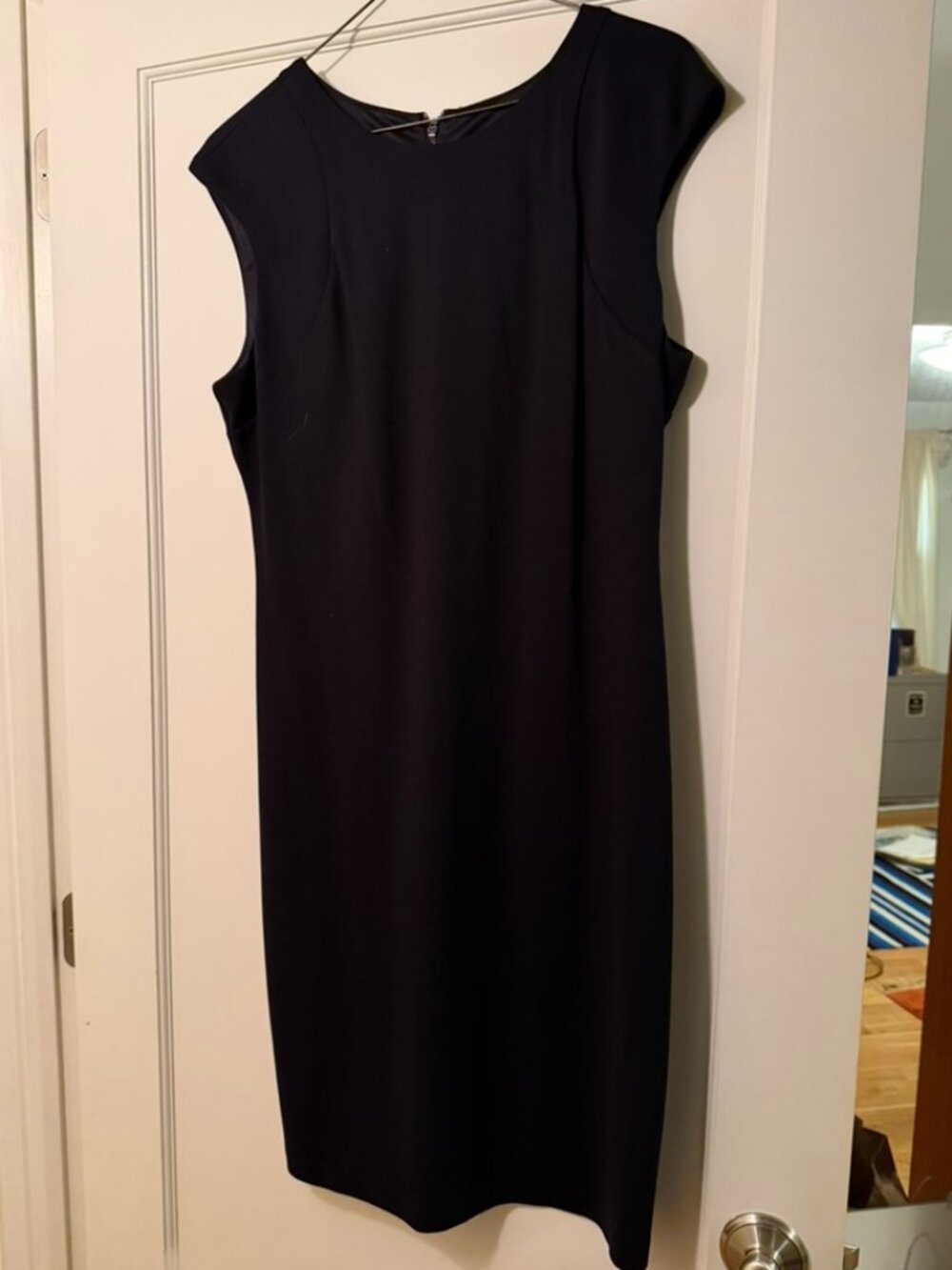 Black sheath dress Vince Camuto sz 10 with slip lining